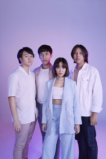 TELEx TELEXs ปล่อยมิวสิควิดีโอ “Rain” เวอร์ชั่นภาษาไทย ดาร์กหม่นได้ใจสุดๆ