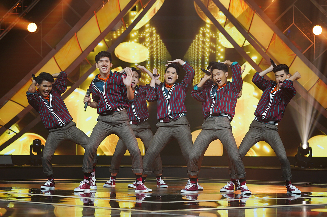 ลูกทุ่งไอดอล สู้ยกทีม 