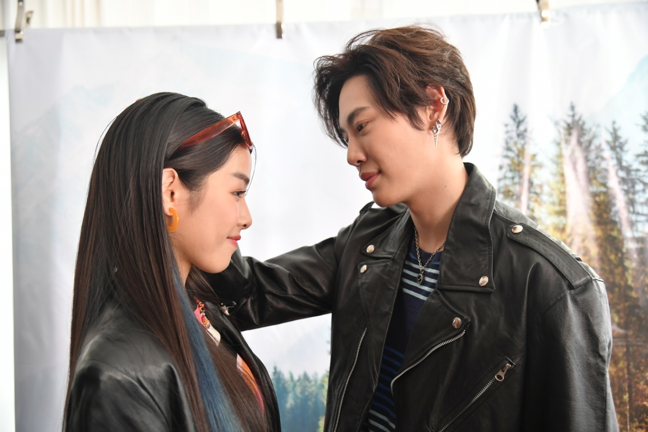 เอ็มวี ดีด (You drive me crazy)