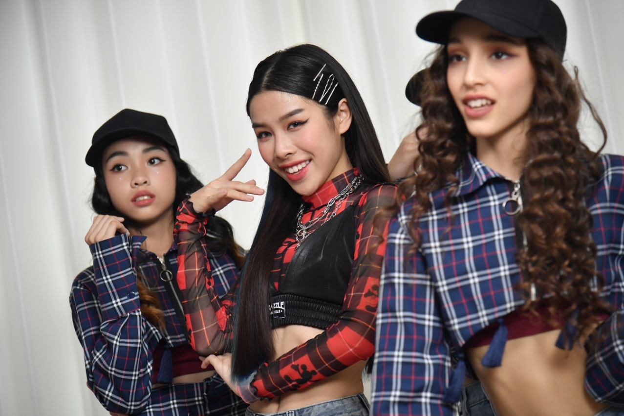 เอ็มวี ดีด (You drive me crazy)