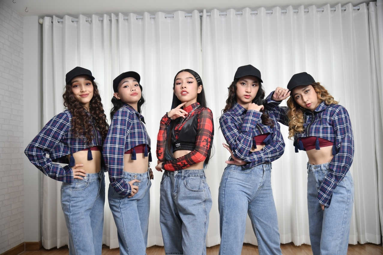 เอ็มวี ดีด (You drive me crazy)