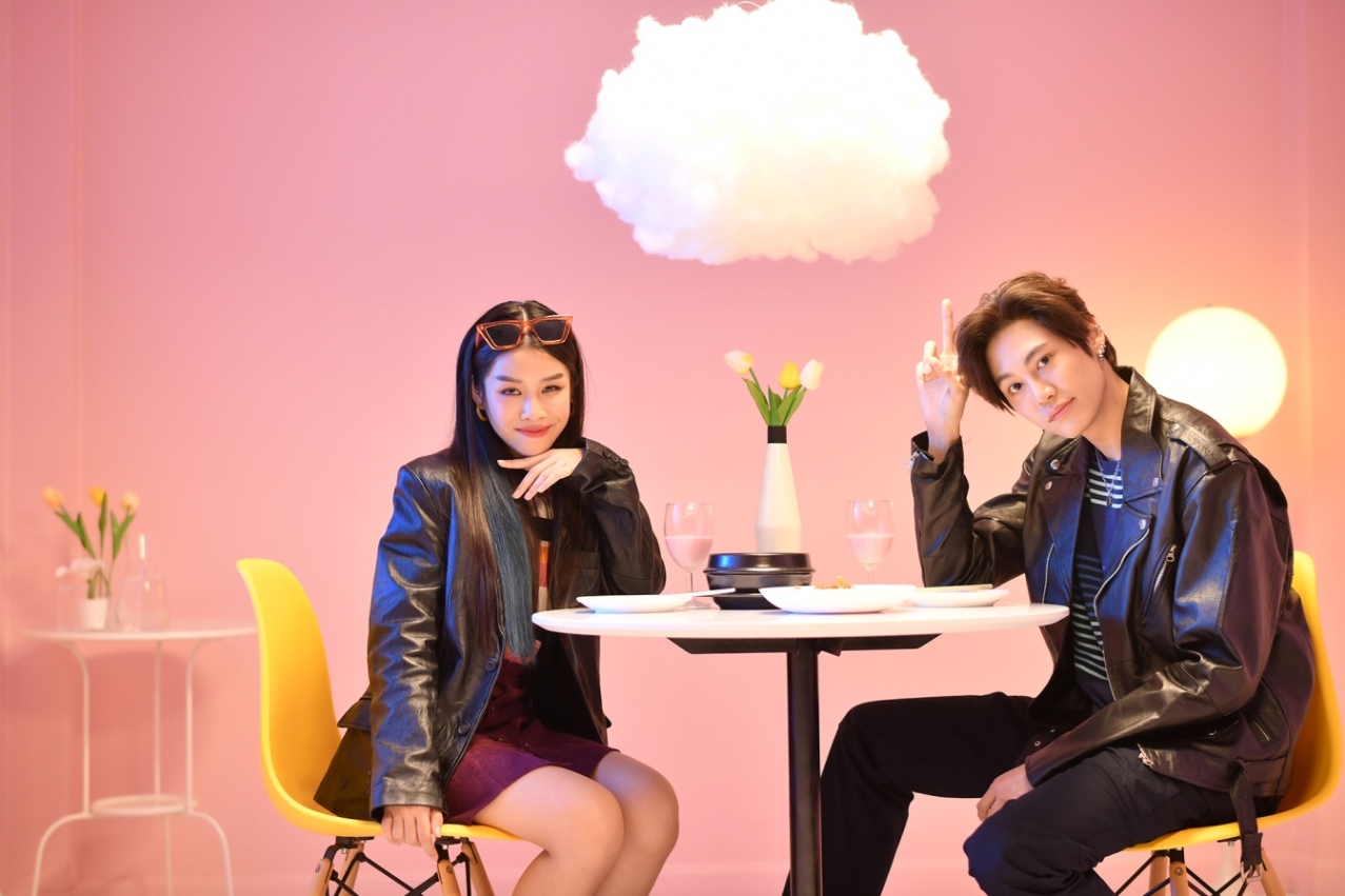 เอ็มวี ดีด (You drive me crazy)