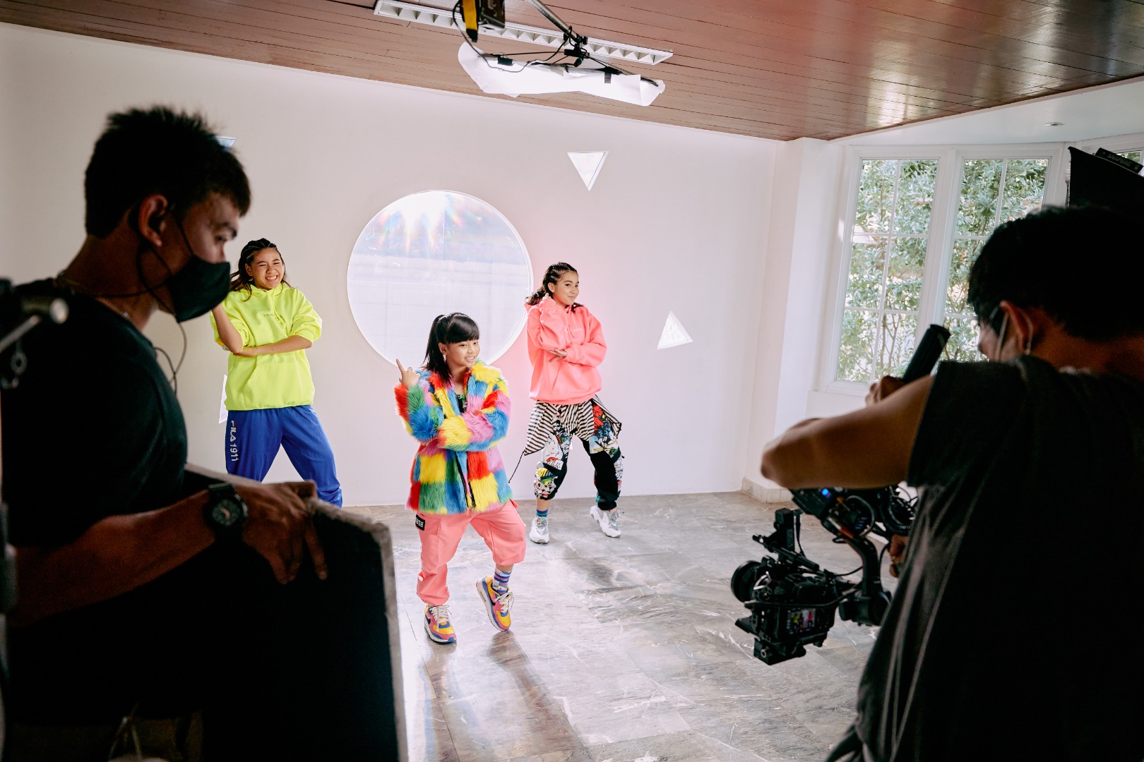 เอ็มวี Sunday