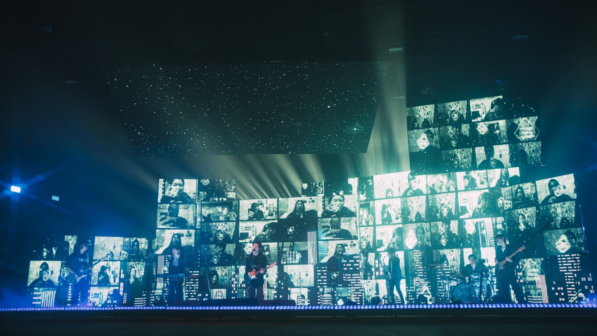  Epic Night Live Concert by Galaxy S21 x AIS