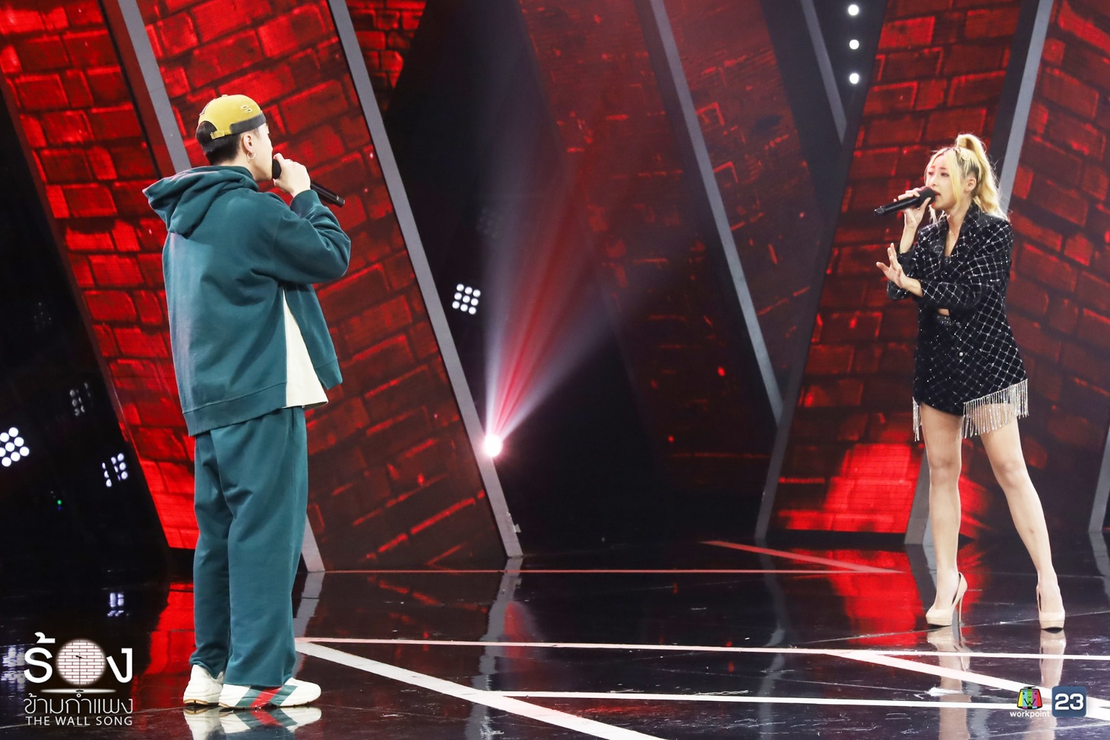 ร้องข้ามกำแพง 