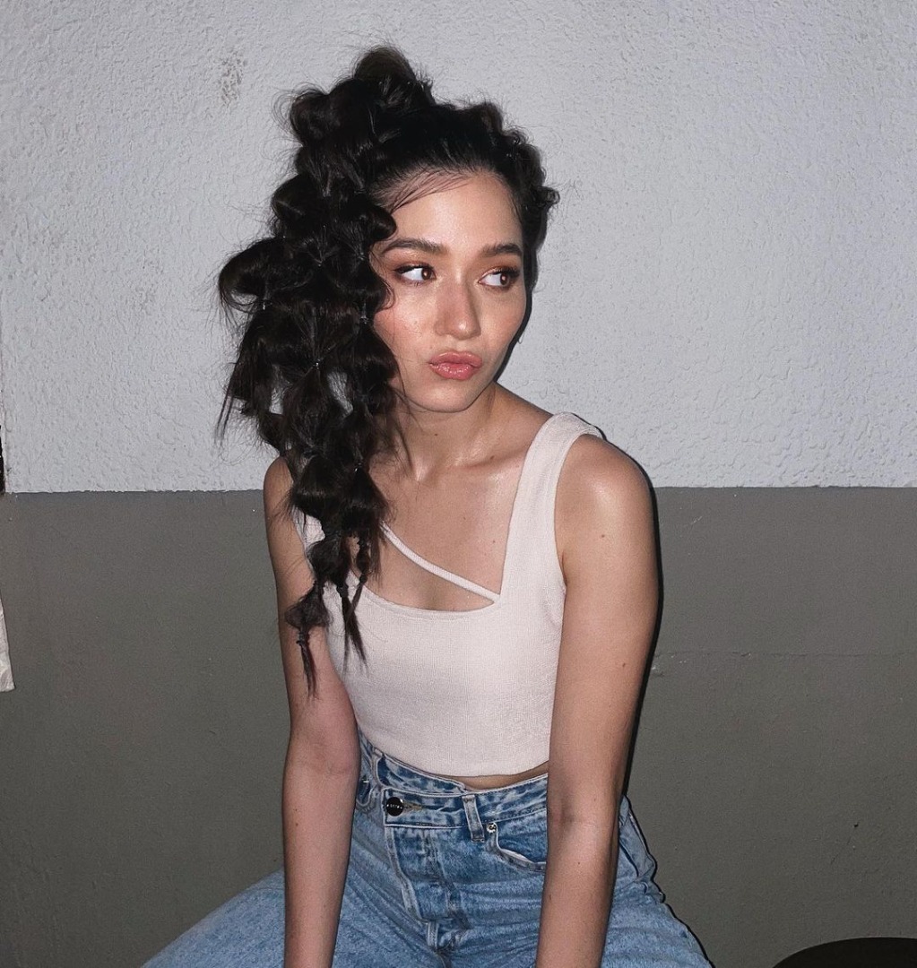 วี วิโอเลต 