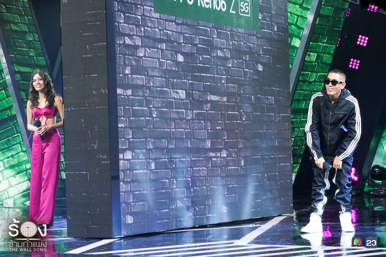 ร้องข้ามกำแพง 