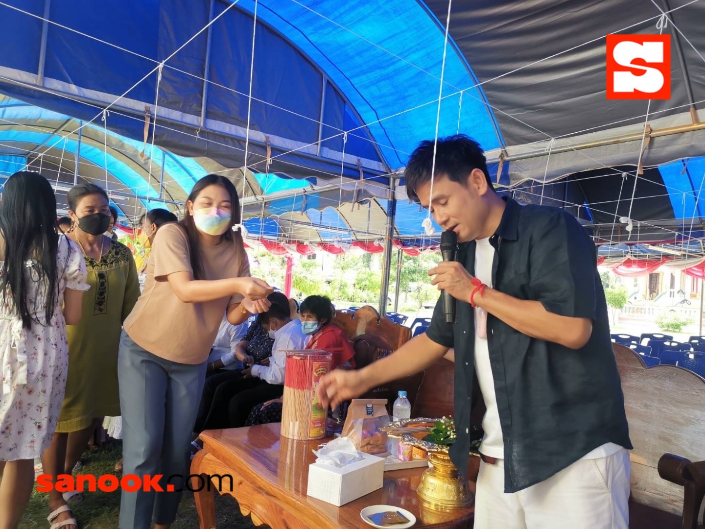 ไผ่ พงศธร 