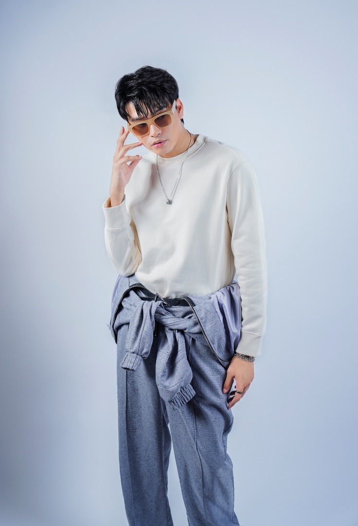 นนท์ ธนนท์ 