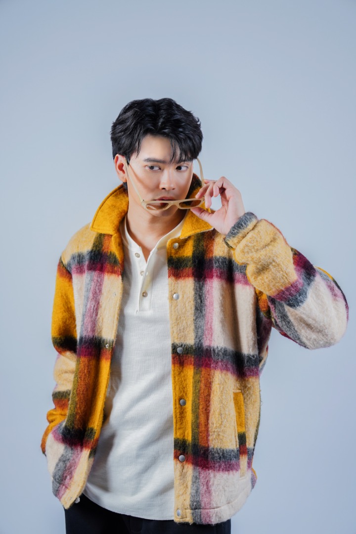 นนท์ ธนนท์ 