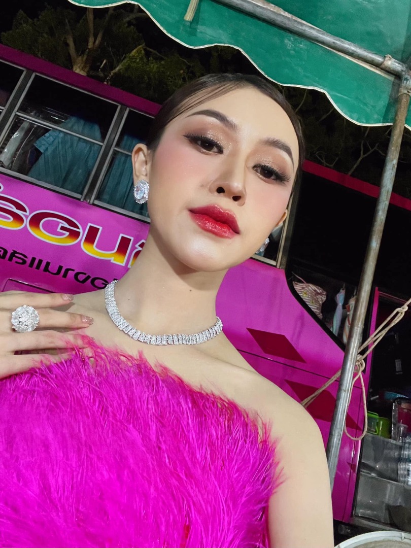 ยาหยี เก็จมณี หมอลำใจเกินร้อย 