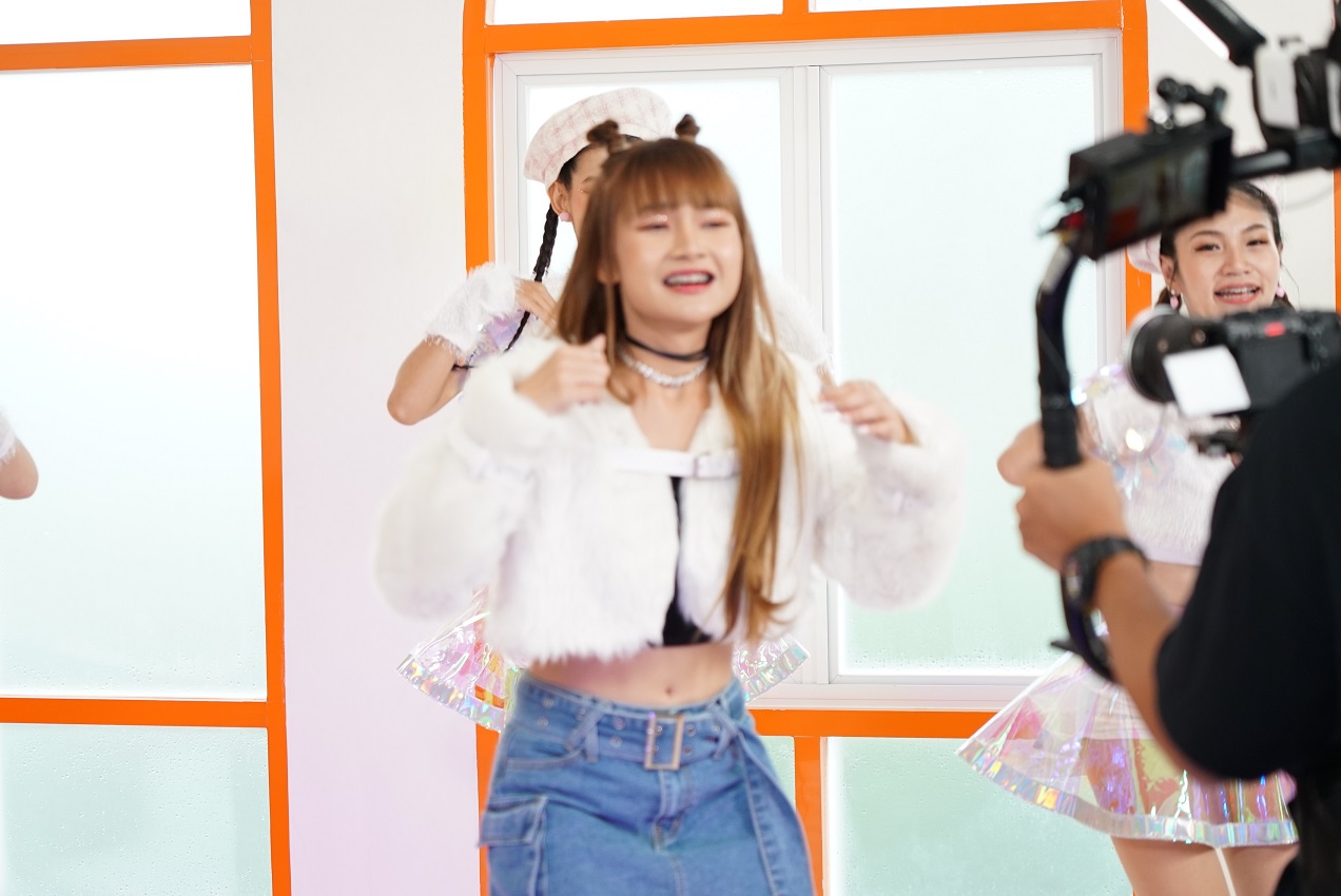 อายจิงจิง