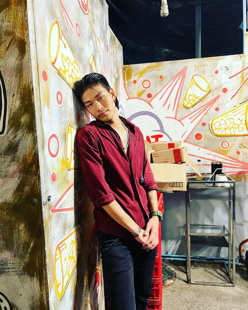 เม้ก อภิสิทธิ์ 