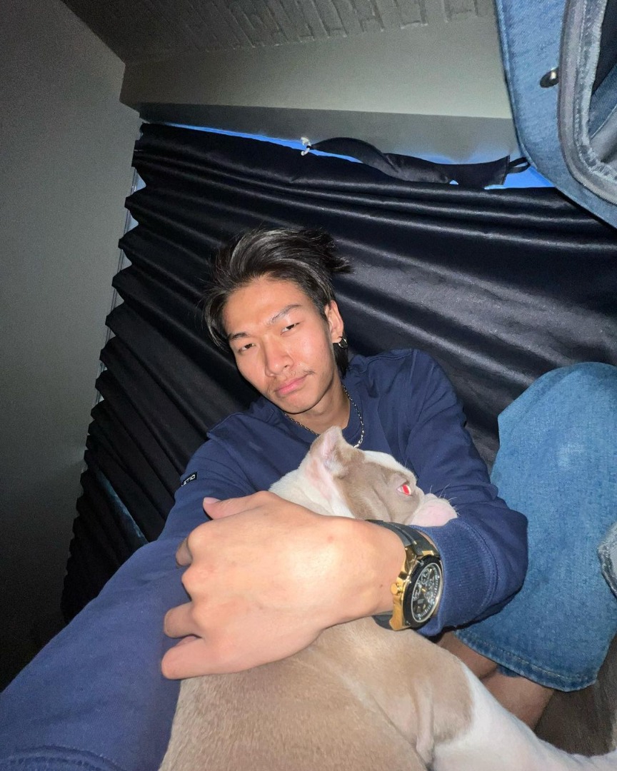 เม้ก อภิสิทธิ์ 