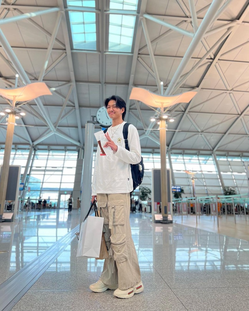 เม้ก อภิสิทธิ์ 