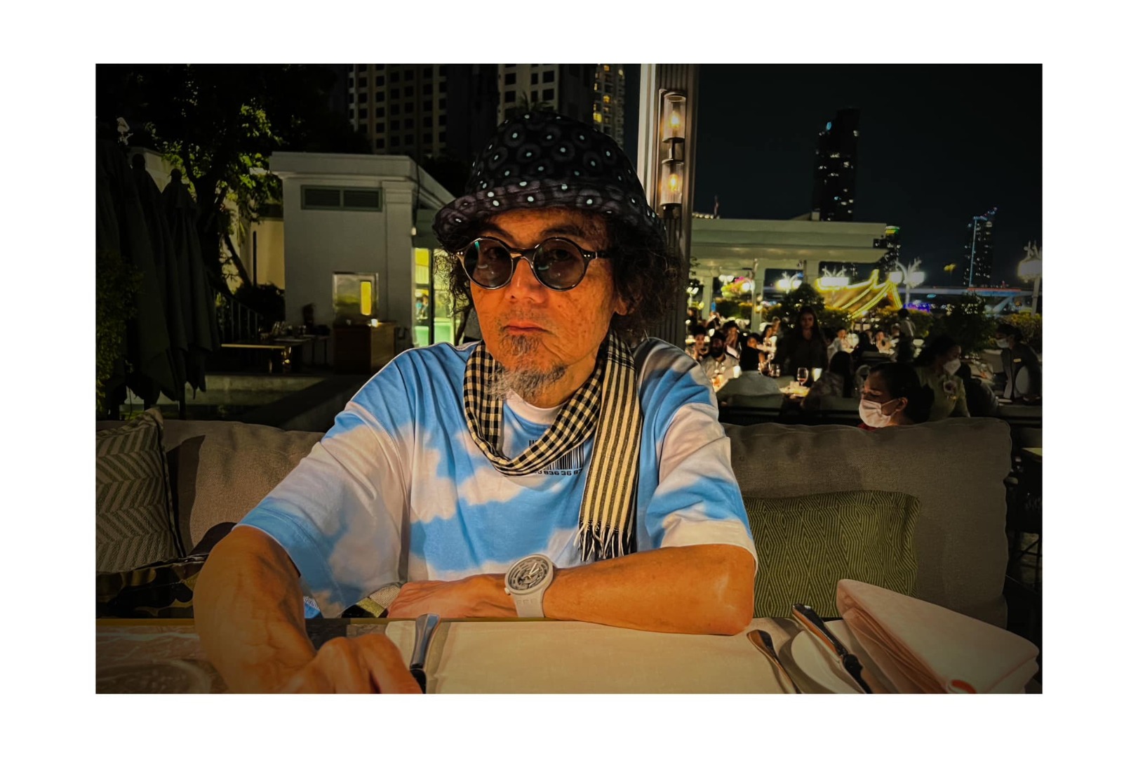 เพชร โอสถานุเคราะห์