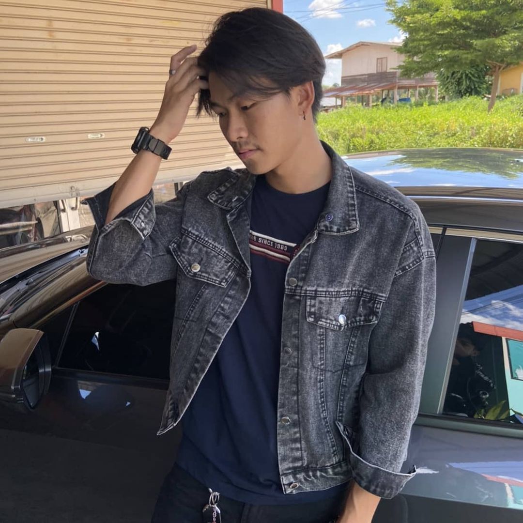 เม้ก อภิสิทธิ์ 