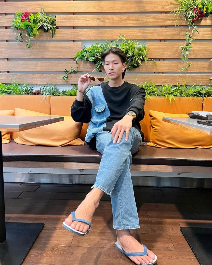 เม้ก อภิสิทธิ์ 