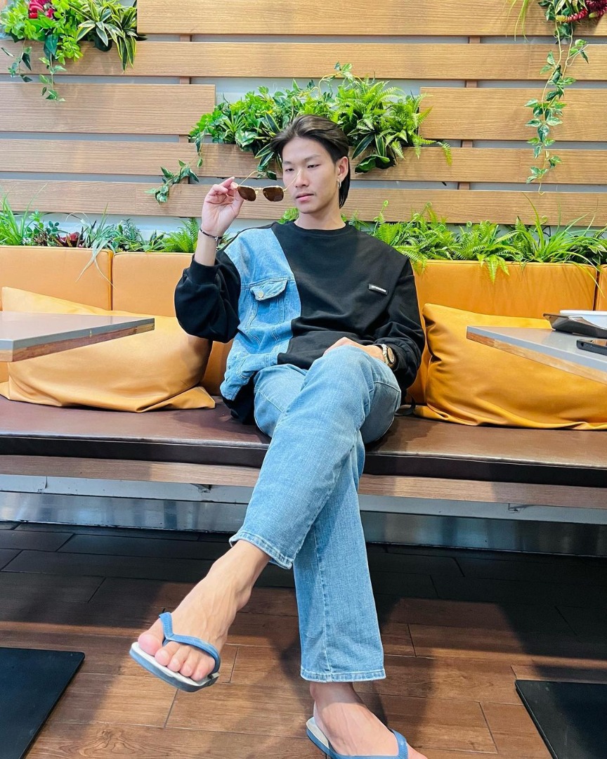 เม้ก อภิสิทธิ์ 