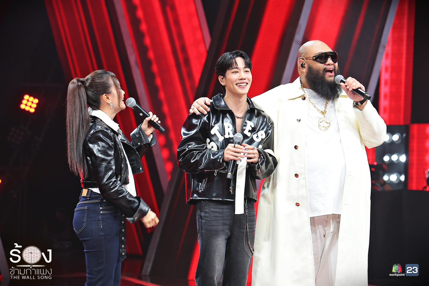 วอร์ วนรัตน์ ร้องข้ามกำแพง