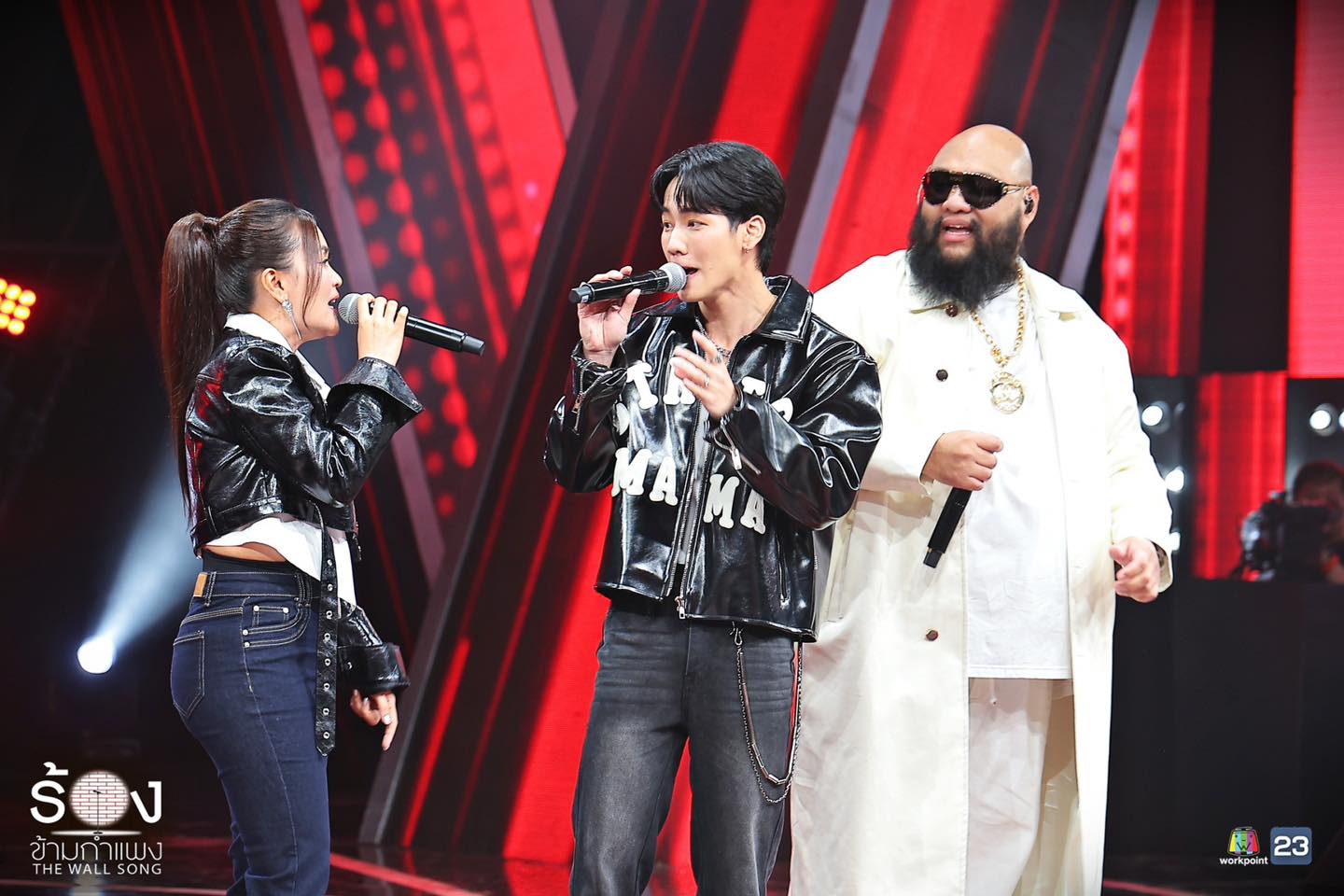 วอร์ วนรัตน์ ร้องข้ามกำแพง