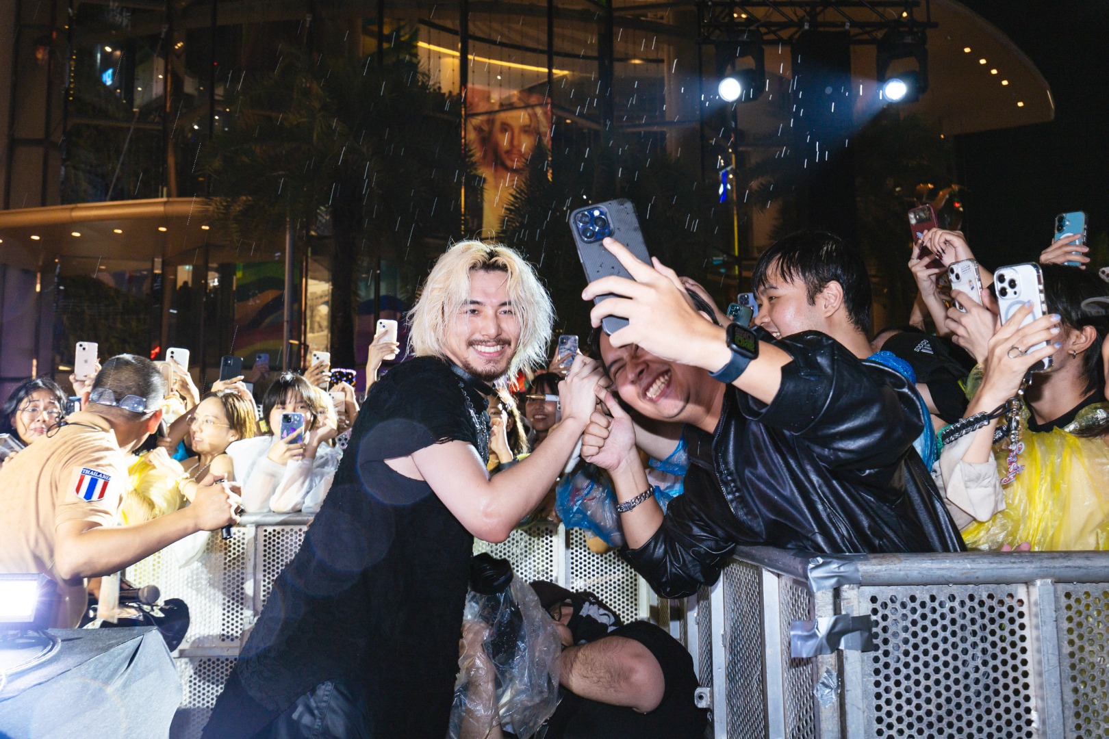 Fujii Kaze Surprise Appearance