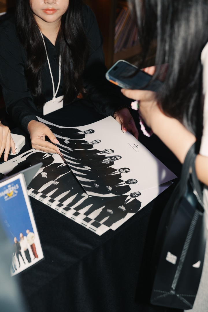 Maroon 5 : Love Is Like Album Listening Session