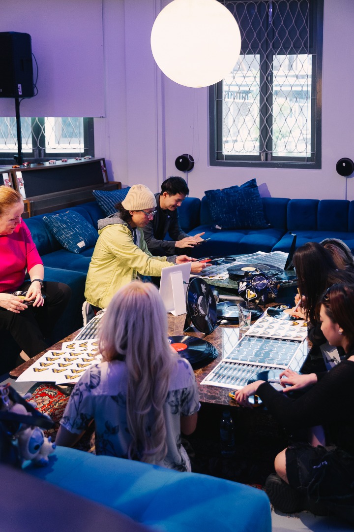 Maroon 5 : Love Is Like Album Listening Session