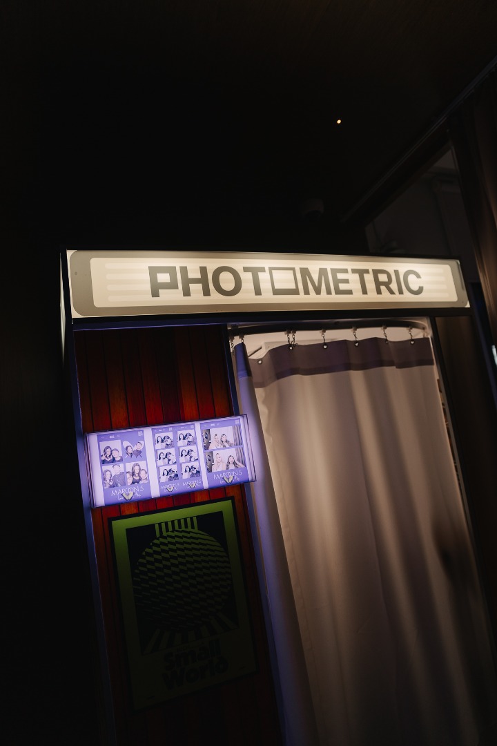 Maroon 5 : Love Is Like Album Listening Session