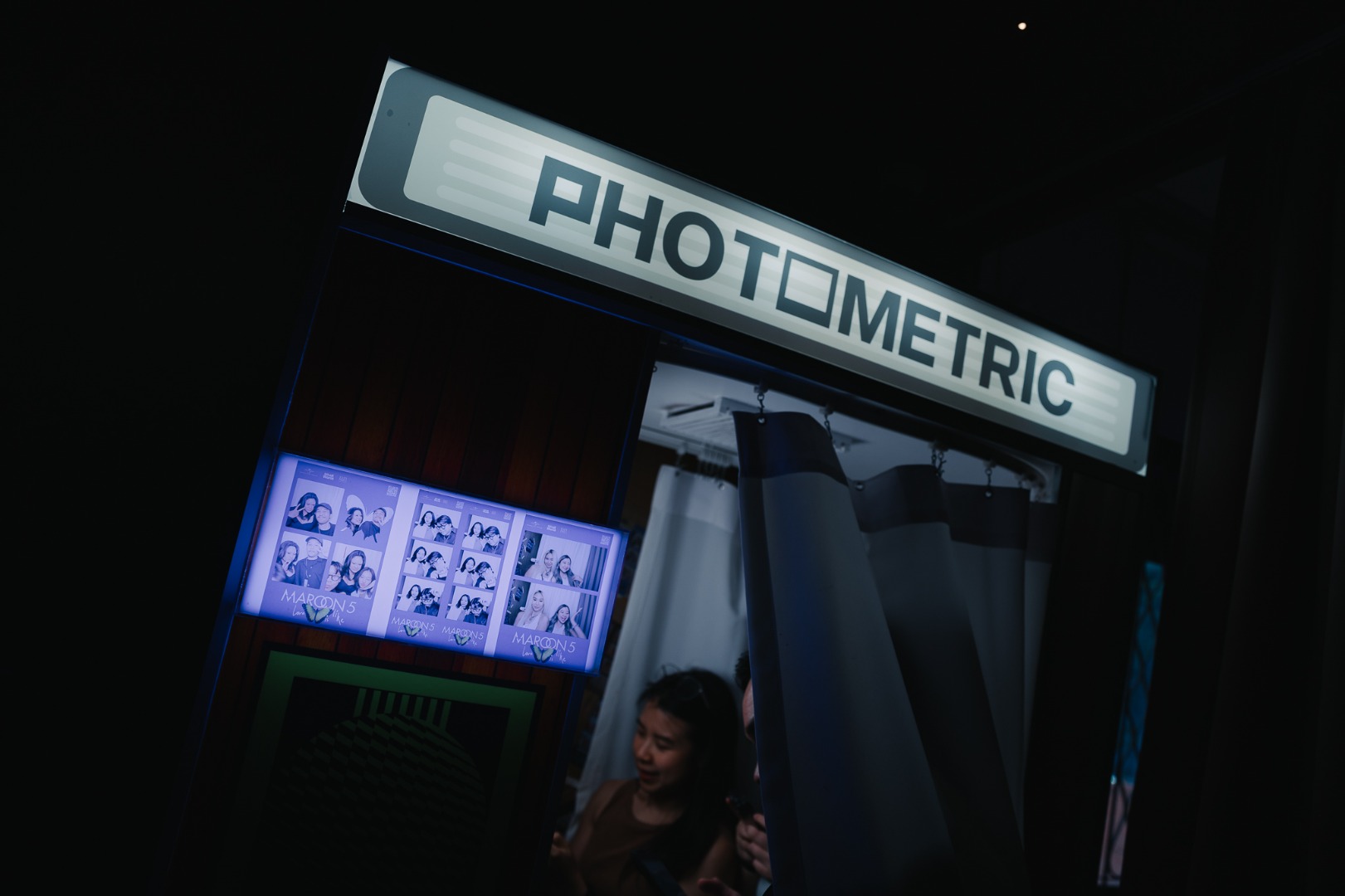 Maroon 5 : Love Is Like Album Listening Session