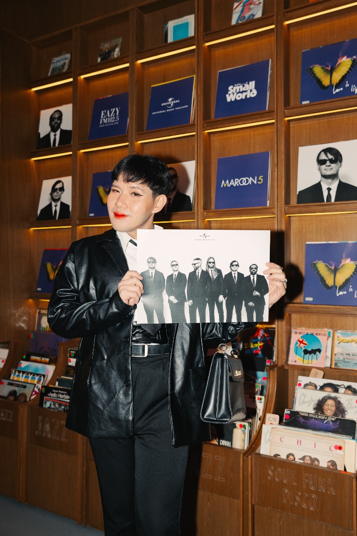 Maroon 5 : Love Is Like Album Listening Session