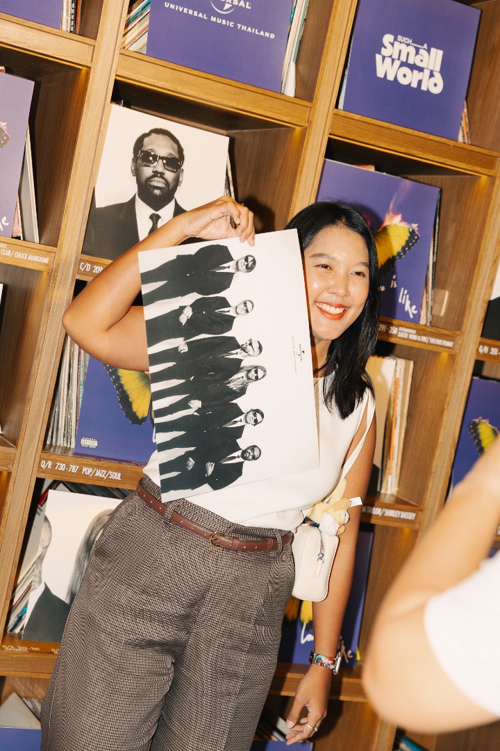 Maroon 5 : Love Is Like Album Listening Session