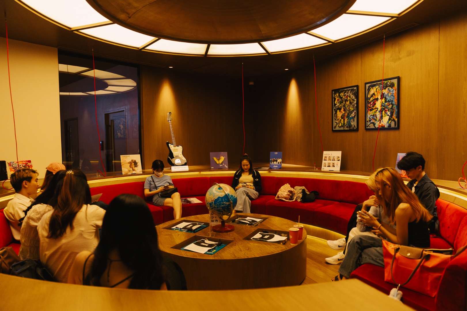 Maroon 5 : Love Is Like Album Listening Session