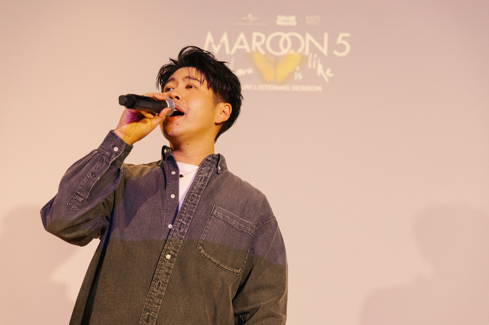 Maroon 5 : Love Is Like Album Listening Session