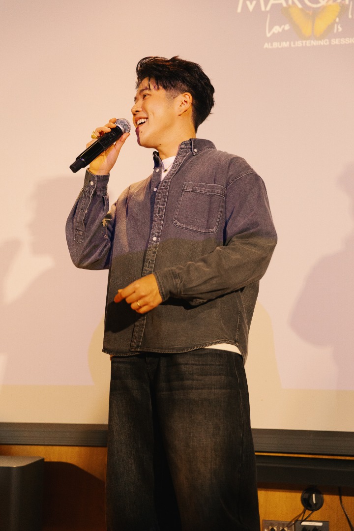 Maroon 5 : Love Is Like Album Listening Session