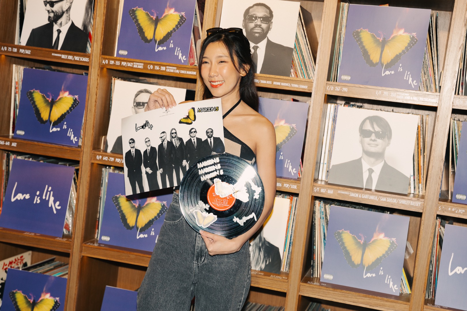 Maroon 5 : Love Is Like Album Listening Session