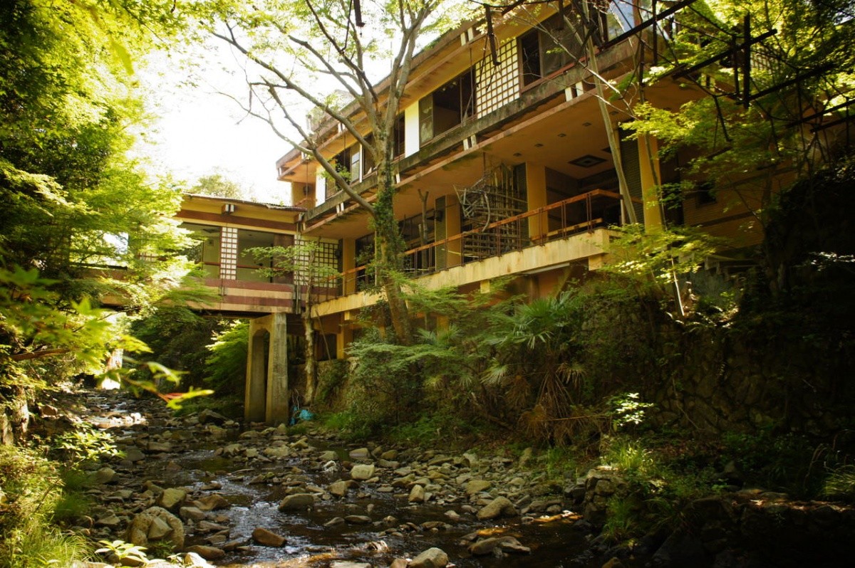 เฮี้ยนอย่าบอกใคร! ท้าลองของ 4 เรียวกังสุดหลอนในญี่ปุ่น