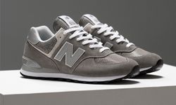 ปัดฝุ่นตำนานให้กลับมามีชีวิต New Balance 574 Classic “Legacy of Grey”