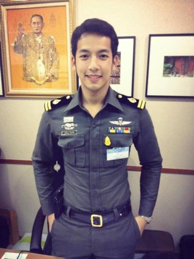 รองอั๋น