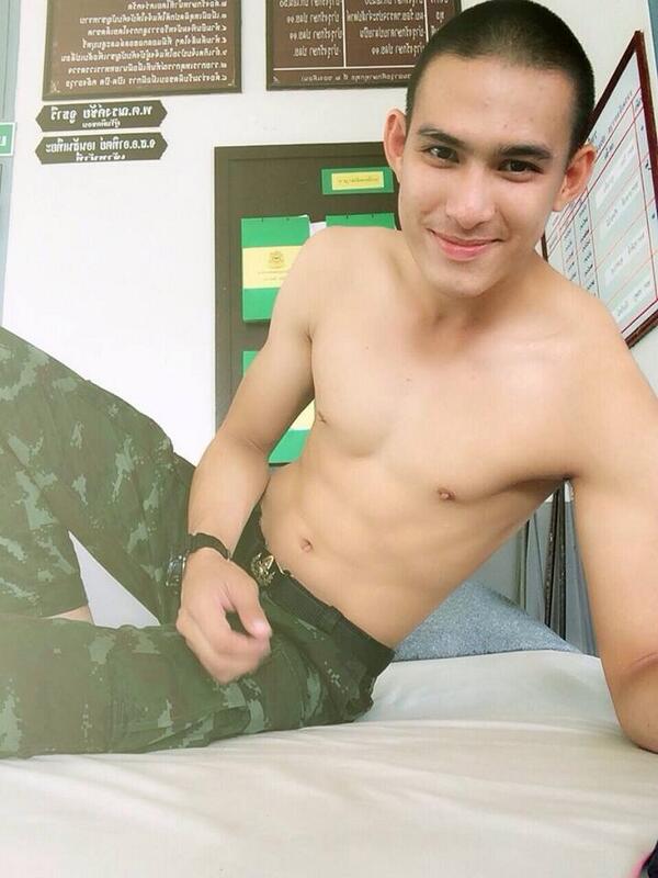 #ทหารหล่อบอกด้วย