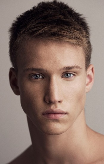 ทรงผมรับปริญญา ผู้ชาย