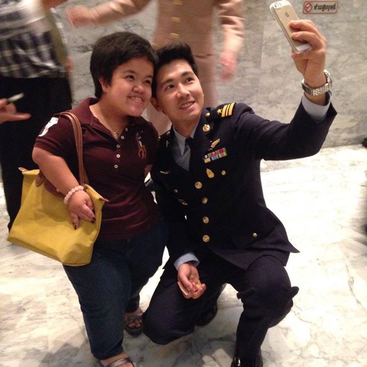 ทหารหล่อ