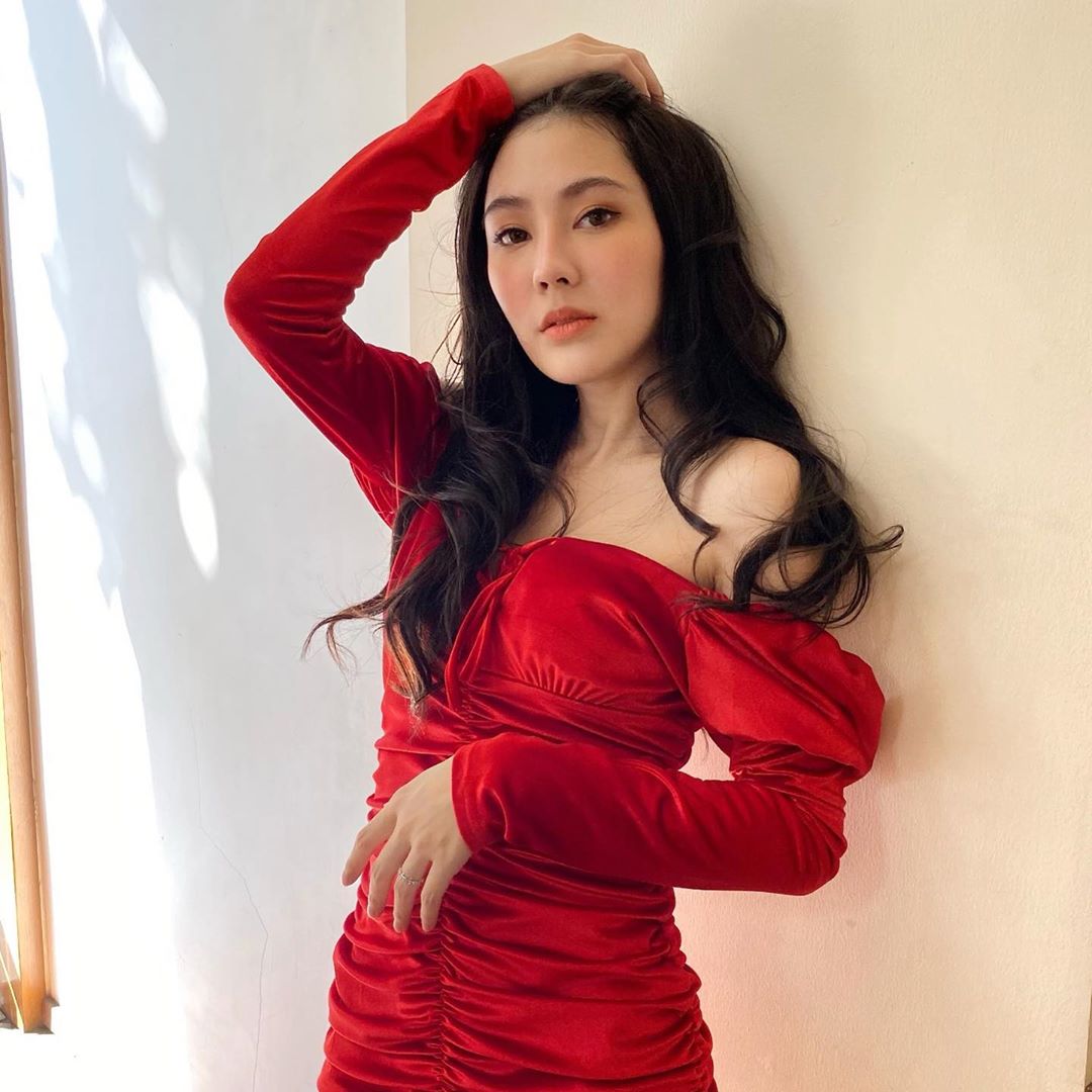 แน๊ตตี้ นาตาชา จุลานนท์ 