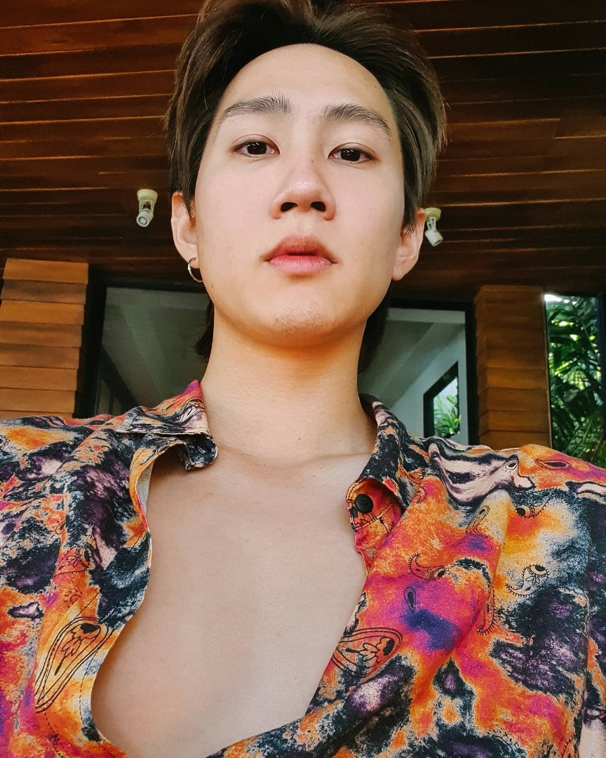 เสื้อลายดอก