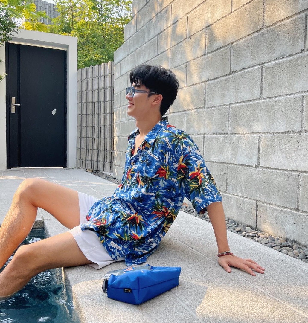 เสื้อลายดอก