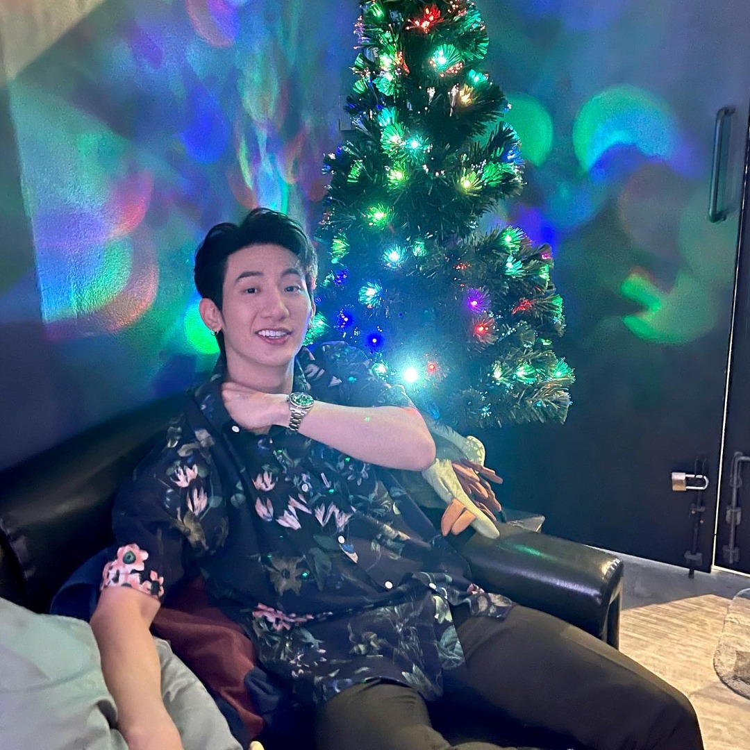 เสื้อลายดอก