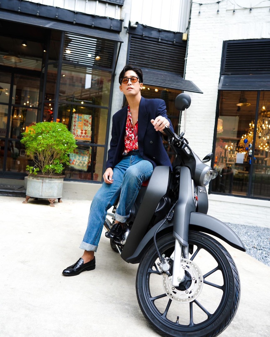 เสื้อลายดอก