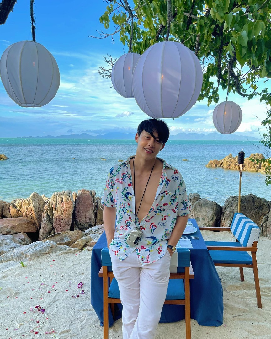 เสื้อลายดอก