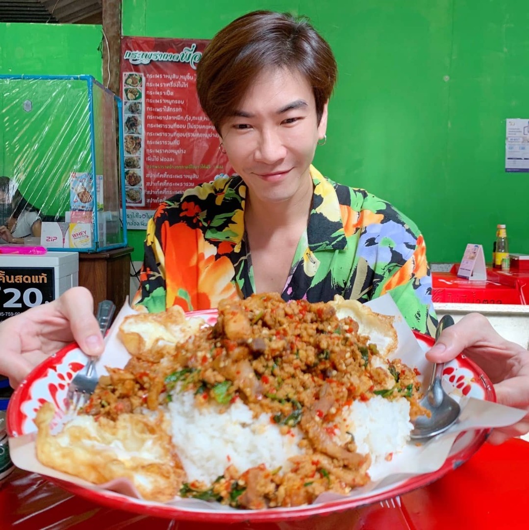 เสื้อลายดอก