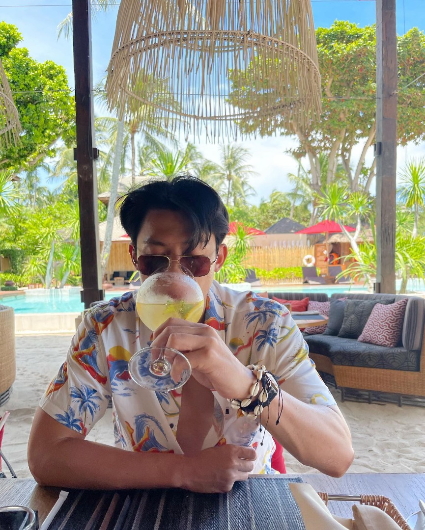 เสื้อลายดอก